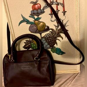 EUC Stone Mountain purse in a dark burgandy brownish, very clean